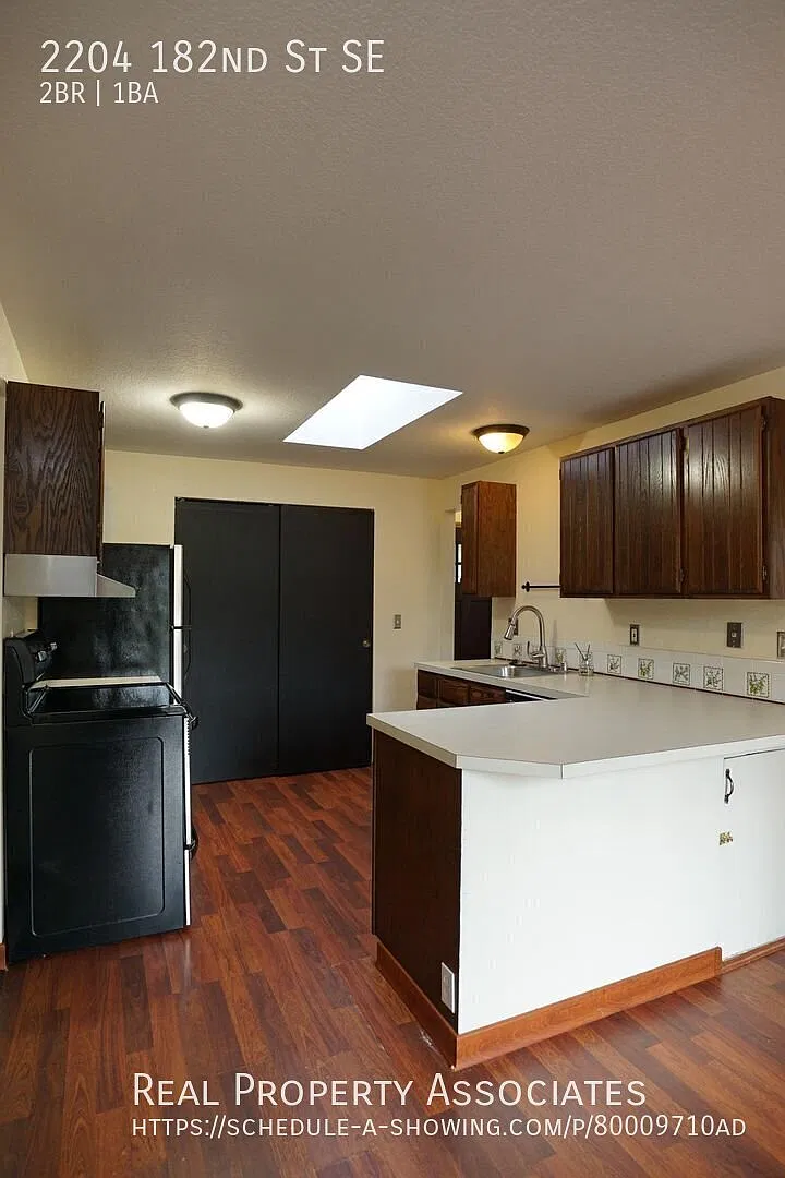 Gorgeous Two Bedroom Bothell Home with a Garage and a Fenced Yard — Photo 3