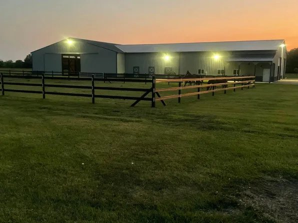 7361 Zane Trail Rd, Circleville, OH 43113