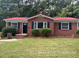 510 3rd Avenue Dr SE, Hickory, NC 28602