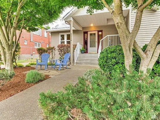 5214 Fauntleroy Way SW #F — Photo 12