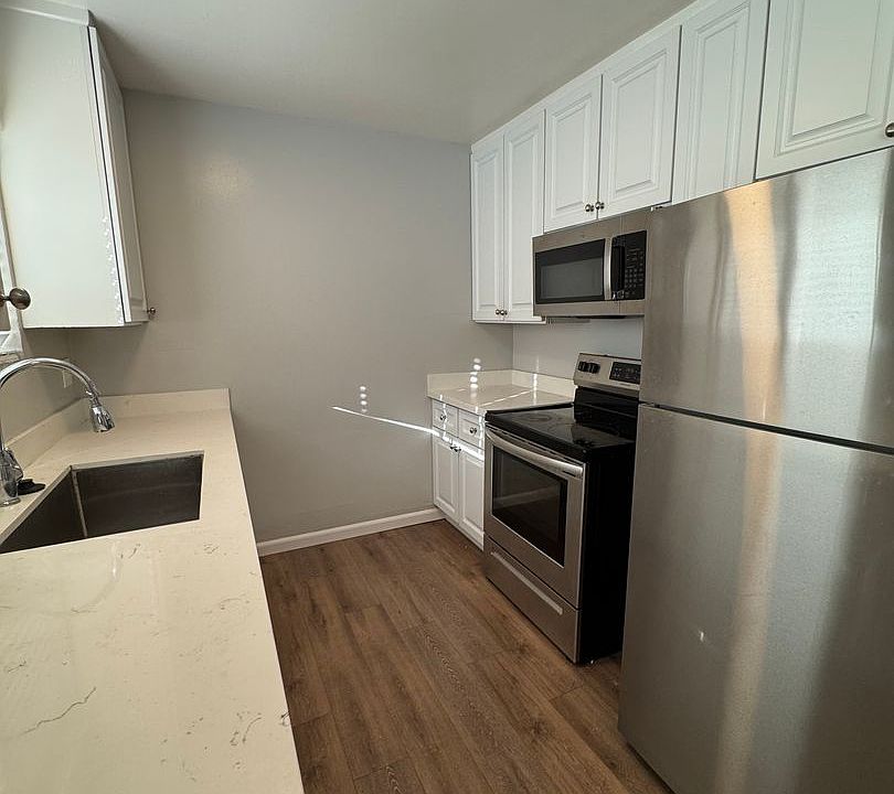 1st image of 665 Kirkland Dr #10