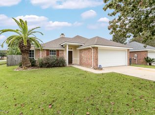 101 Chardonay Cir, Broussard, LA 70518