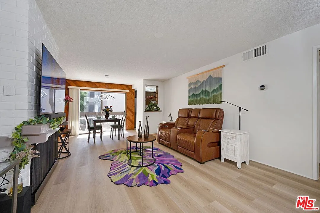 1 bed, 1.0 bath, 730 sqft, $2,900 — Photo 2