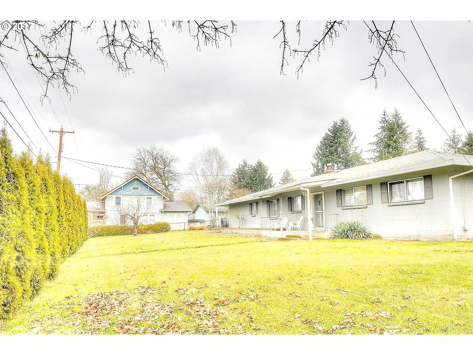 807 Oak St photo 1