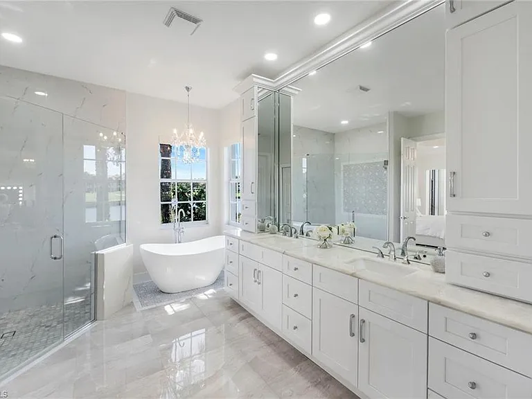 22660 Fairlawn Ct — Photo 27