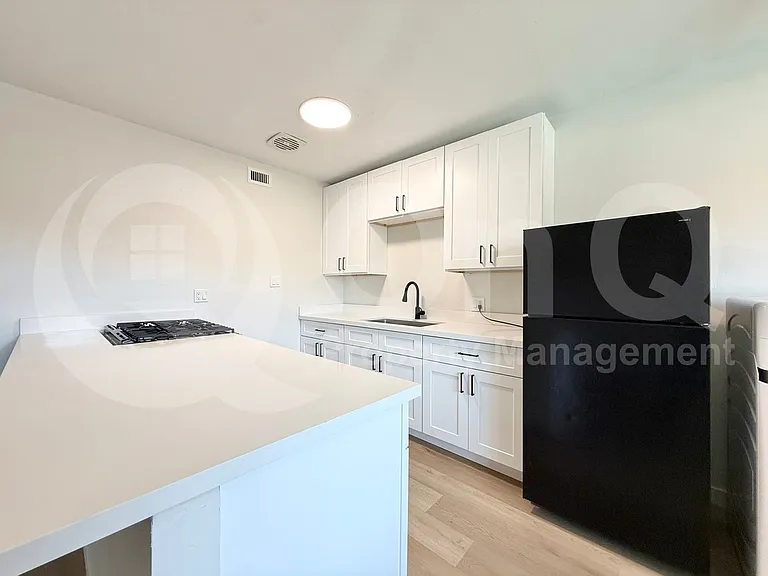 25 E Eva St #14 — Photo 4