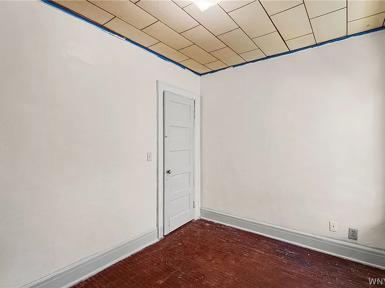 213 Keystone St — Photo 17