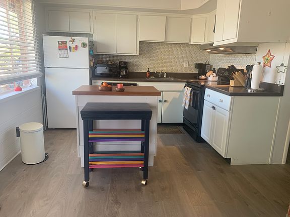 3rd image of 3446 E Monte Vista Dr