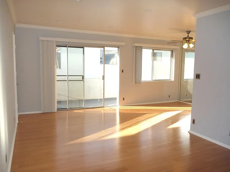 1527 Princeton St #5 — Photo 2