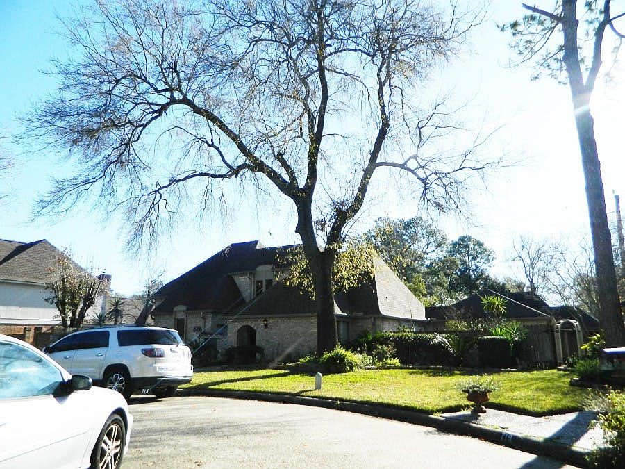 2nd image of 715 Langton Ct