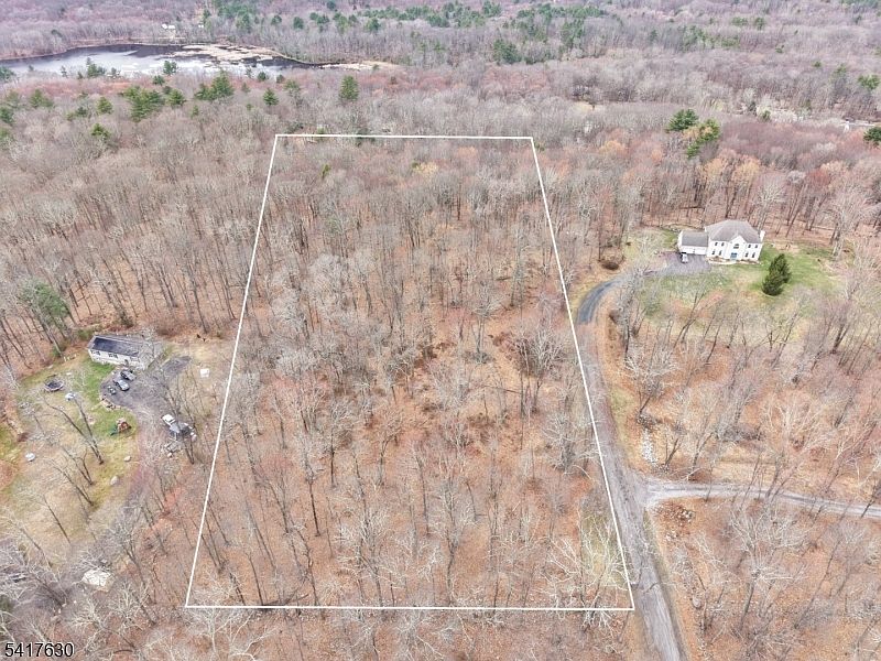 1st image of 32A Fox Hollow Rd