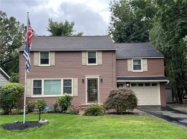 213 Maple Dr, Fayetteville, NY 13066