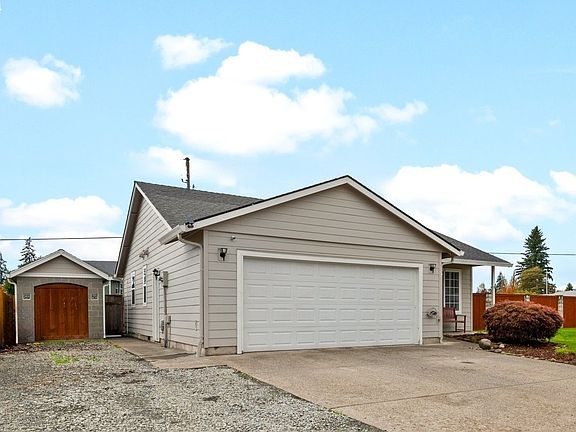 2nd image of 14207 NE 81st St