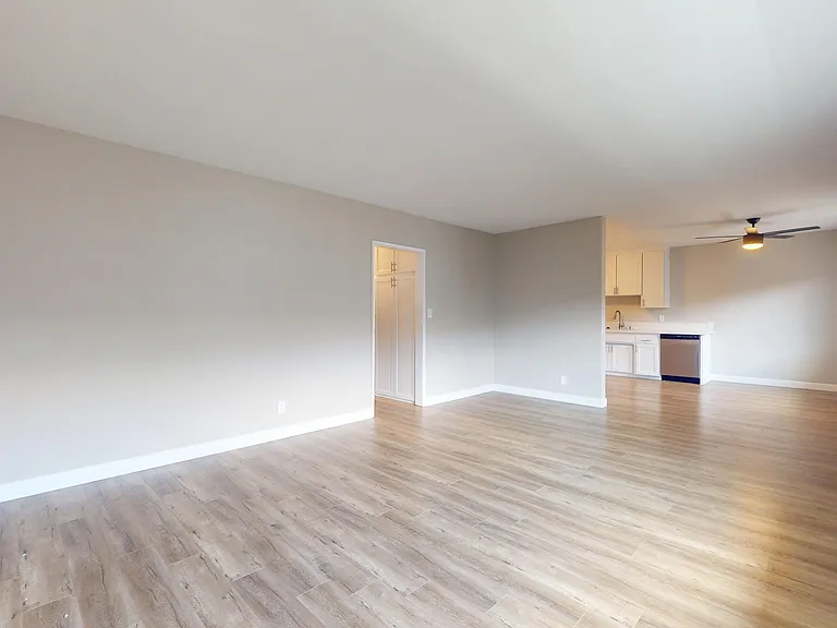 The Capri Apartments — Photo 34