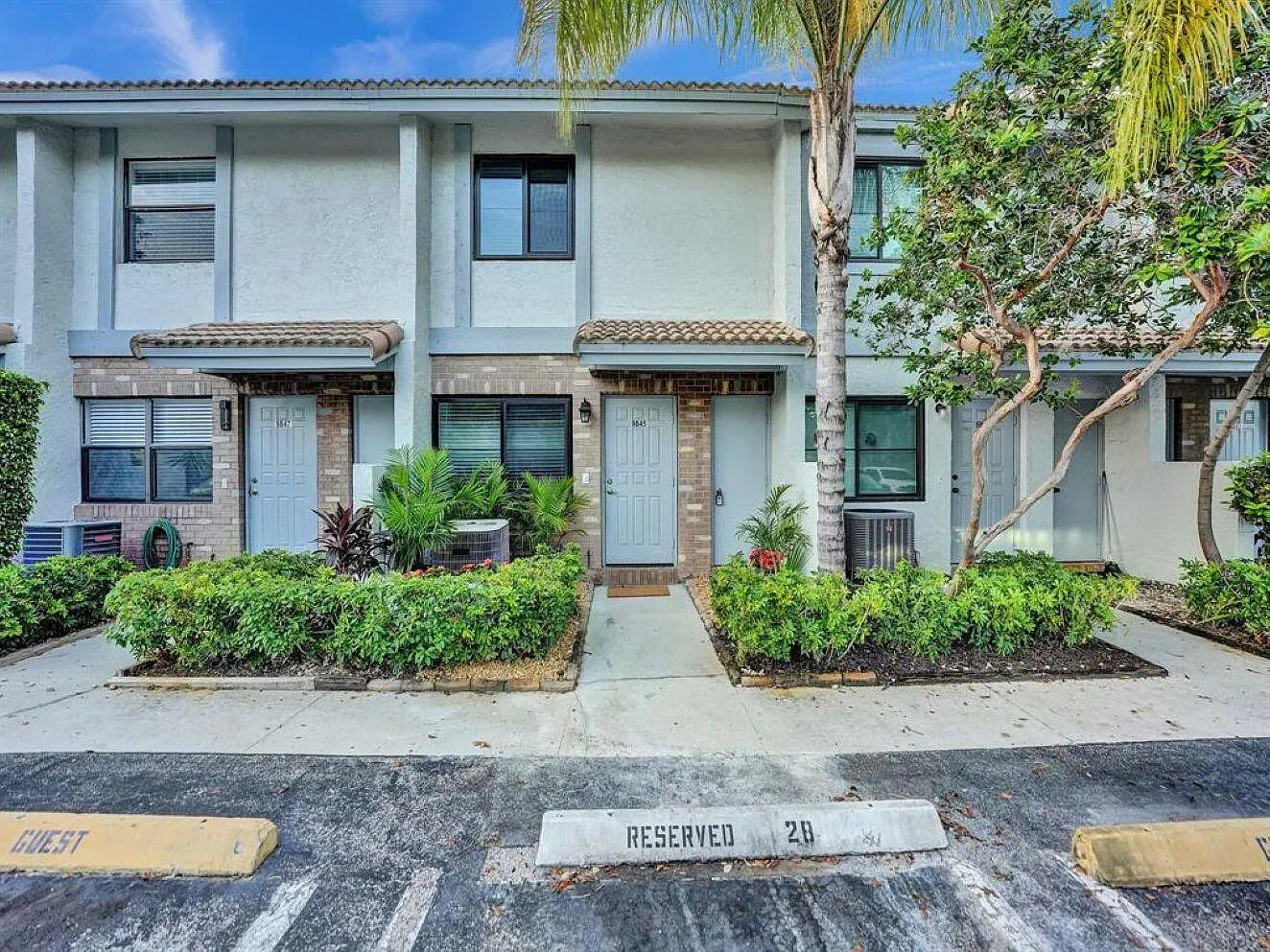 2 bed, 2.5 bath, 1280 sqft, $2,600 — Photo 1