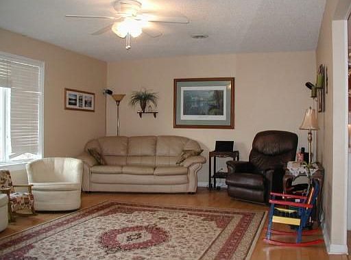 5th image of 110 S Bonnie Ln