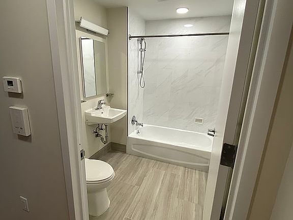 5th image of 21 Arden St APT 5B