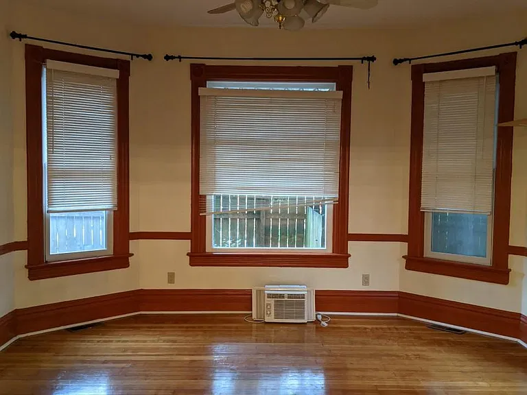 2121 E Cherry St — Photo 11