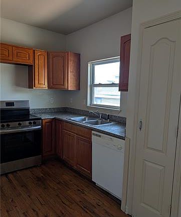 4th image of 2620 S Galvez St #2B