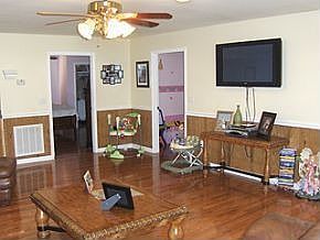 5th image of 1890 Kenwood Rd #500