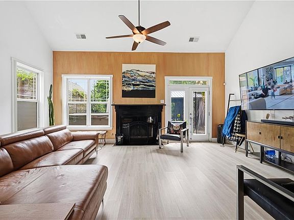 4th image of 2087 Hatteras Way NW