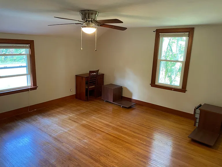 1592 N Creek Rd — Photo 35