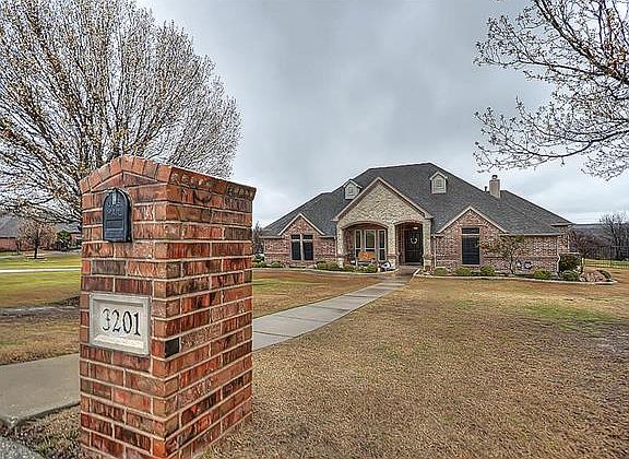 2nd image of 3201 S Bay Breeze Ln