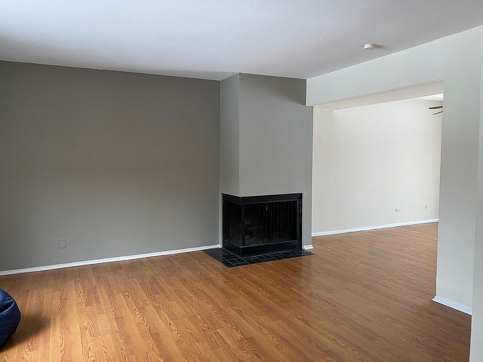 1st image of 1004 Bayside Dr #1004