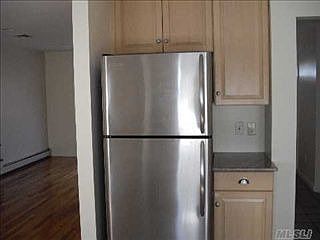 3rd image of 40 Pickwick Dr N