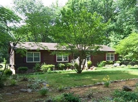 1st image of 304 Dogwood Dr