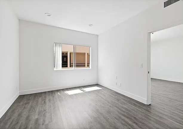 165 N Hoover St — Photo 104