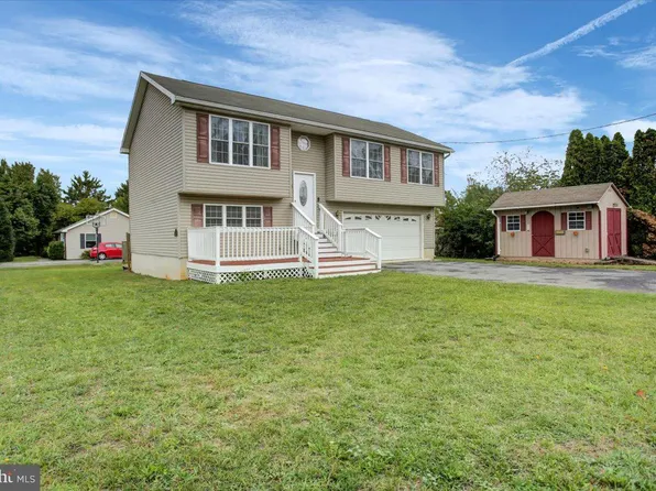 15 Fir St, Mont Alto, PA 17237