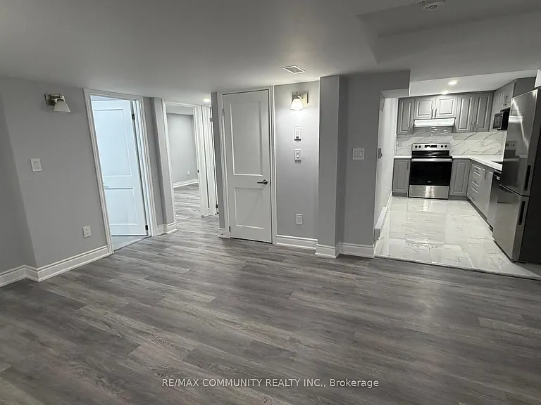 224 Fleetwood Dr #BASEMENT — Photo 3
