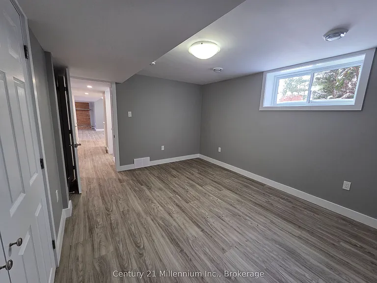 398 Kingsway St E #2 — Photo 19