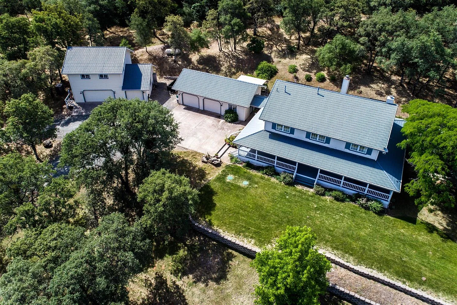 13699 Quarterhorse Dr photo 1