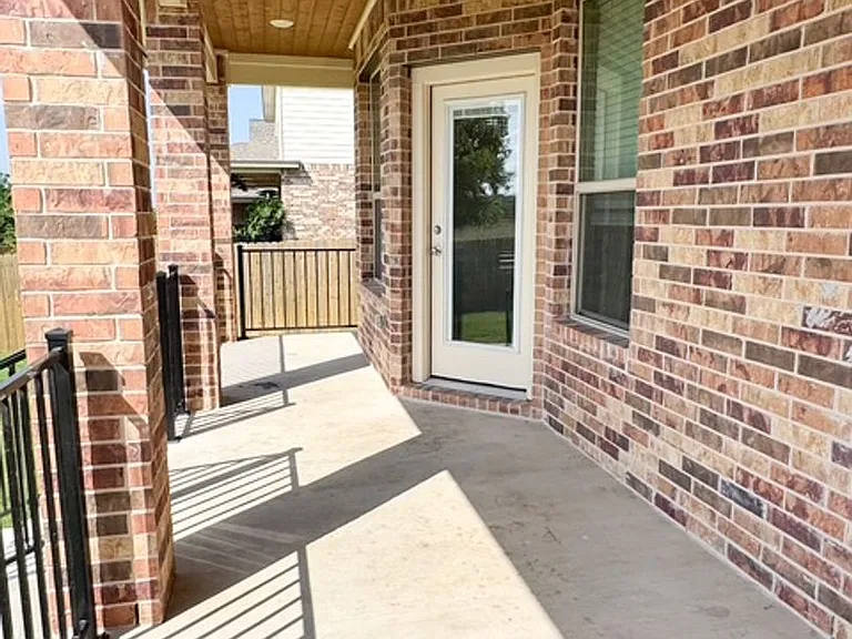 5803 Saint Charles Dr — Photo 16