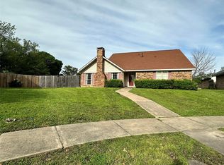 813 Barcelona Cir, Mesquite, TX 75150