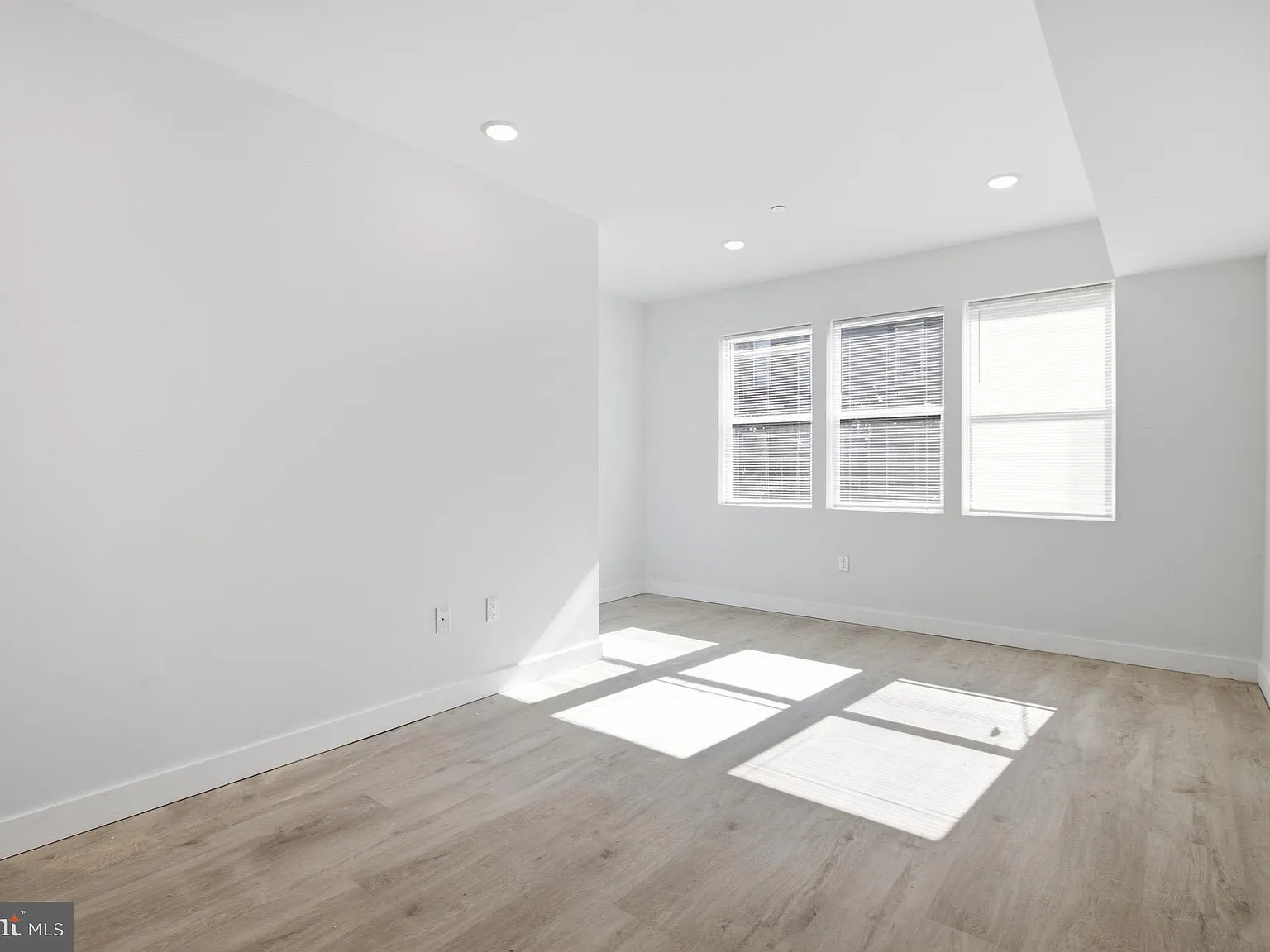 2 bed, 1.5 bath, $1,450 — Photo 3