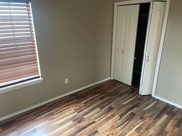 1202 W Carmen Ave — Photo 7