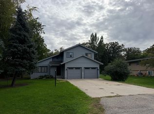 407 Southwood Dr, Horace, ND 58047