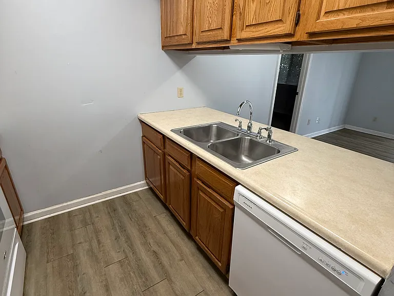 555 Chestnut St #1D — Photo 6