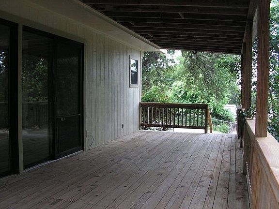 4th image of 315 Wild Oak Dr