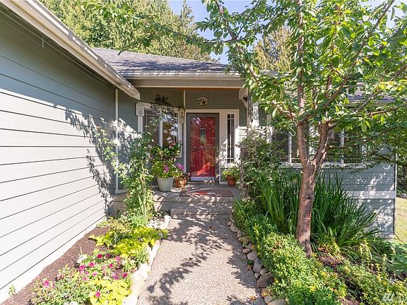 3rd image of 3425 219th Ave SE