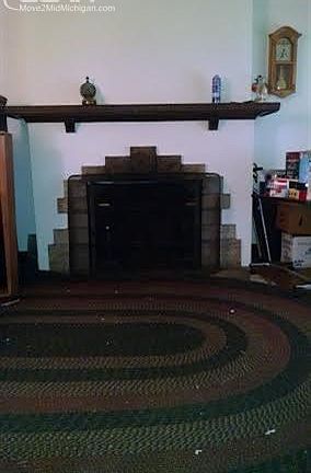 3rd image of 590 Marquette Dr