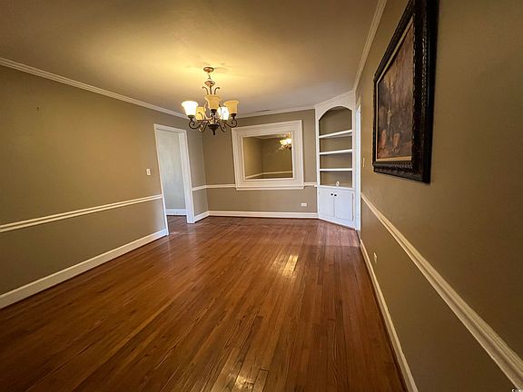 4th image of 617 Green St.