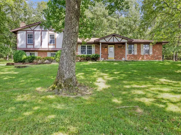 12557 Tall Pine Dr, Sainte Genevieve, MO 63670