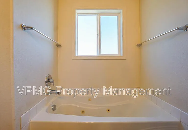8907 NE 84th St — Photo 30