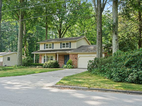 2nd image of 1008 Forest Hills Dr