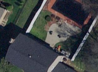 119 W Coventry Ln, Peoria, IL 61614