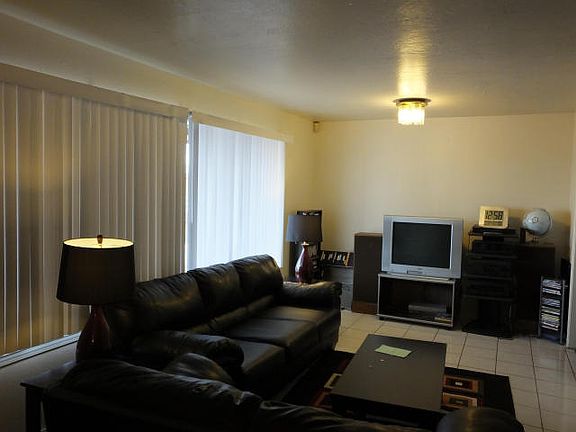 3rd image of 5304 John Thomas Dr NE
